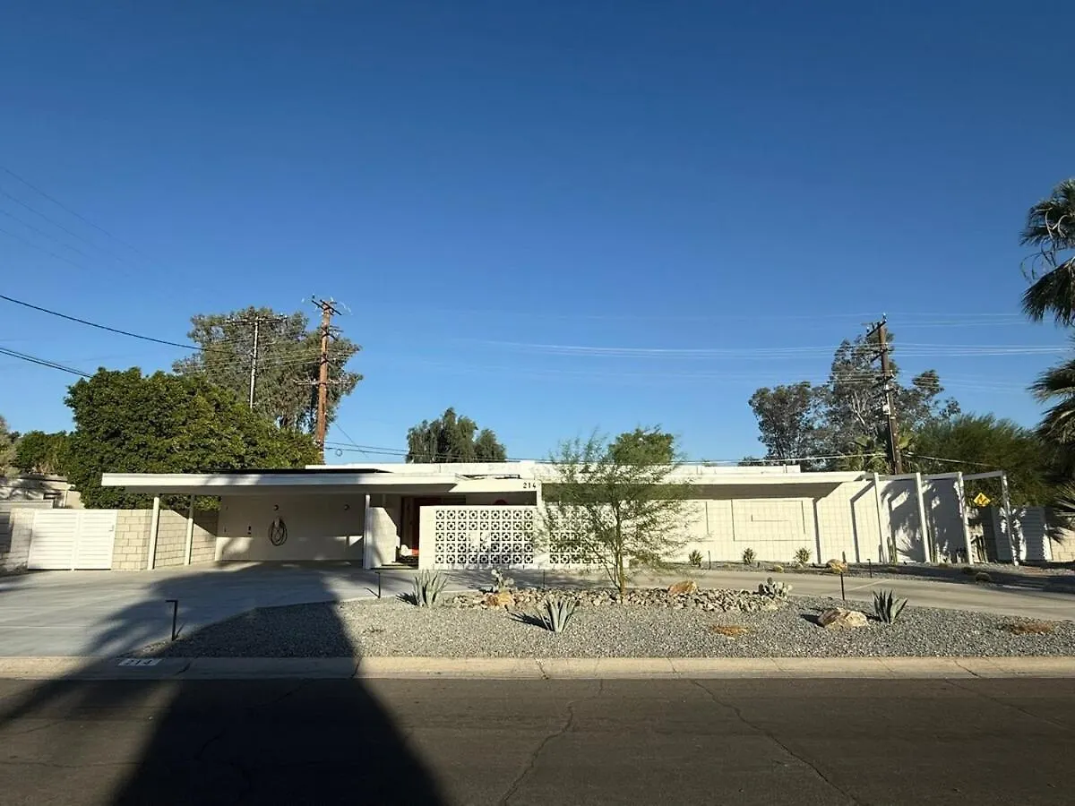 הוילה פאלם ספרינגס Aerhaus - Mid-Century Oasis