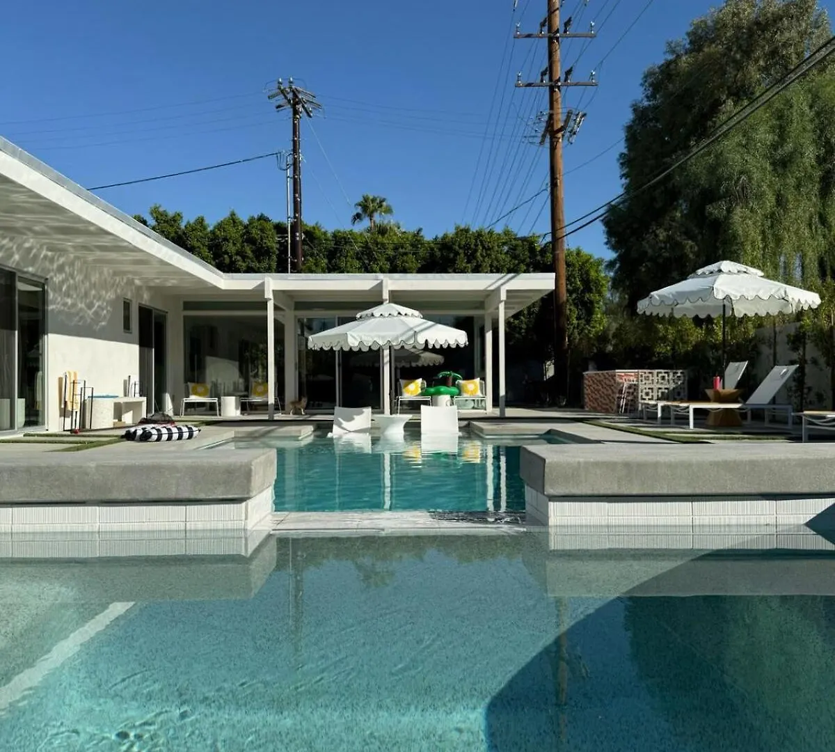 הוילה פאלם ספרינגס Aerhaus - Mid-Century Oasis וילה
