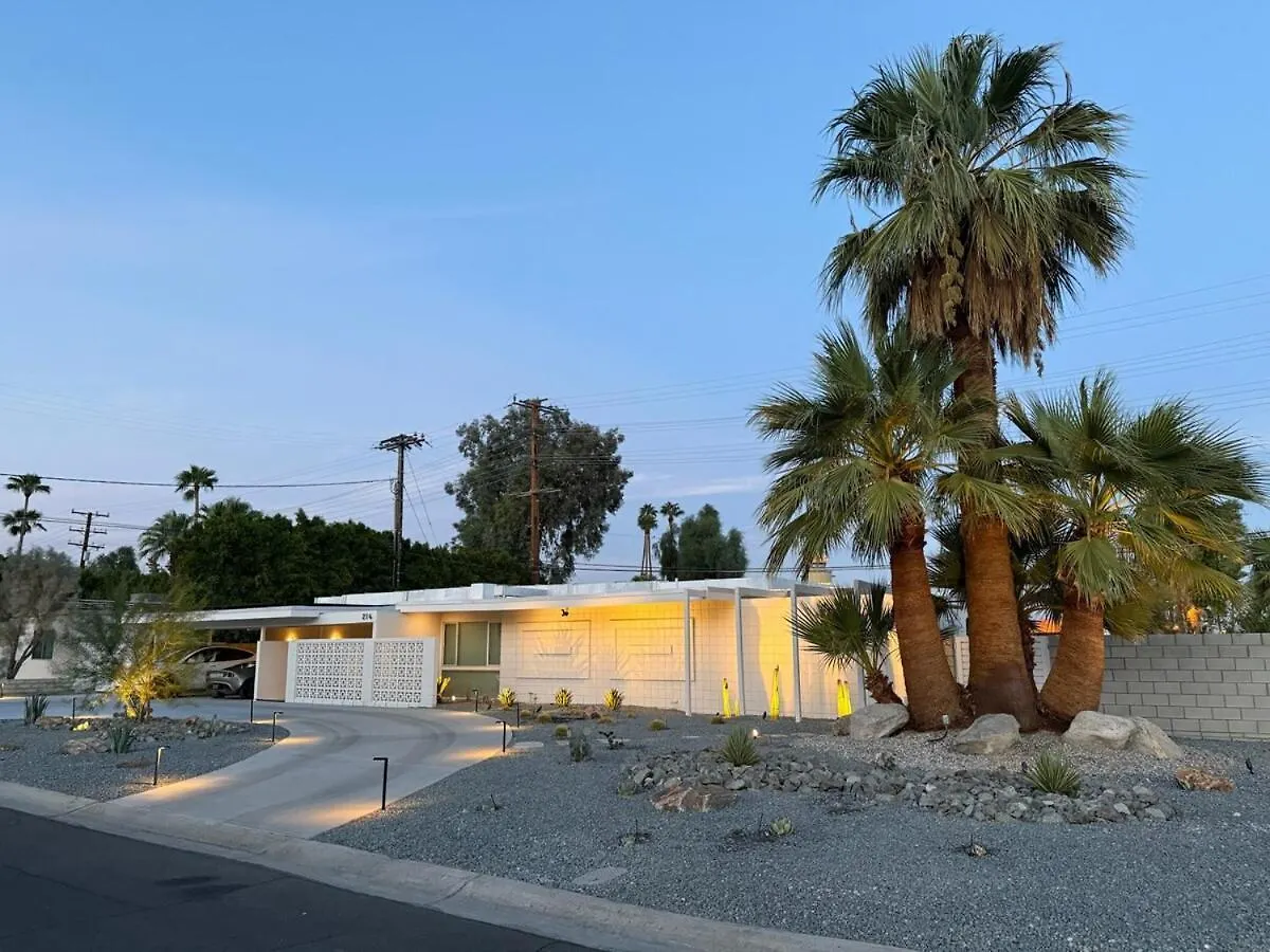 הוילה פאלם ספרינגס Aerhaus - Mid-Century Oasis